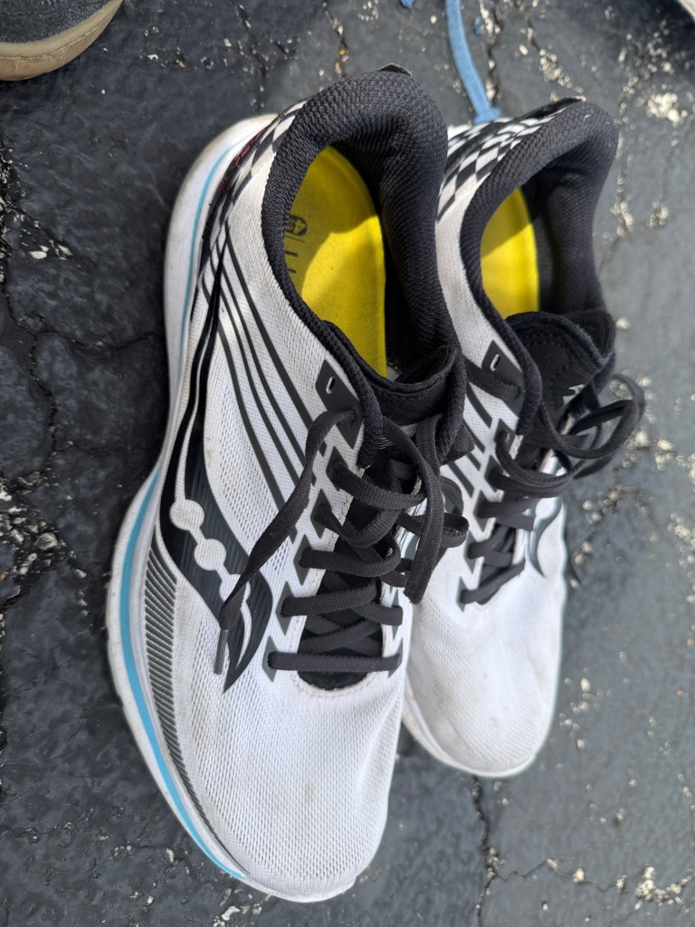 Saucony Men's White and Black Running Sneakers with Yellow Insole